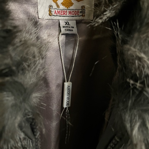 FAUX FUR Jacket - Picture 3 of 6